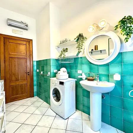 Kop Travel - Over The Rainbow Apartment